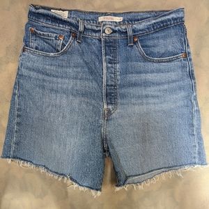Levi's ribcage straight shorts